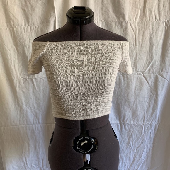 Brandy Melville Charlene Off the shoulder Crop - Picture 2 of 4